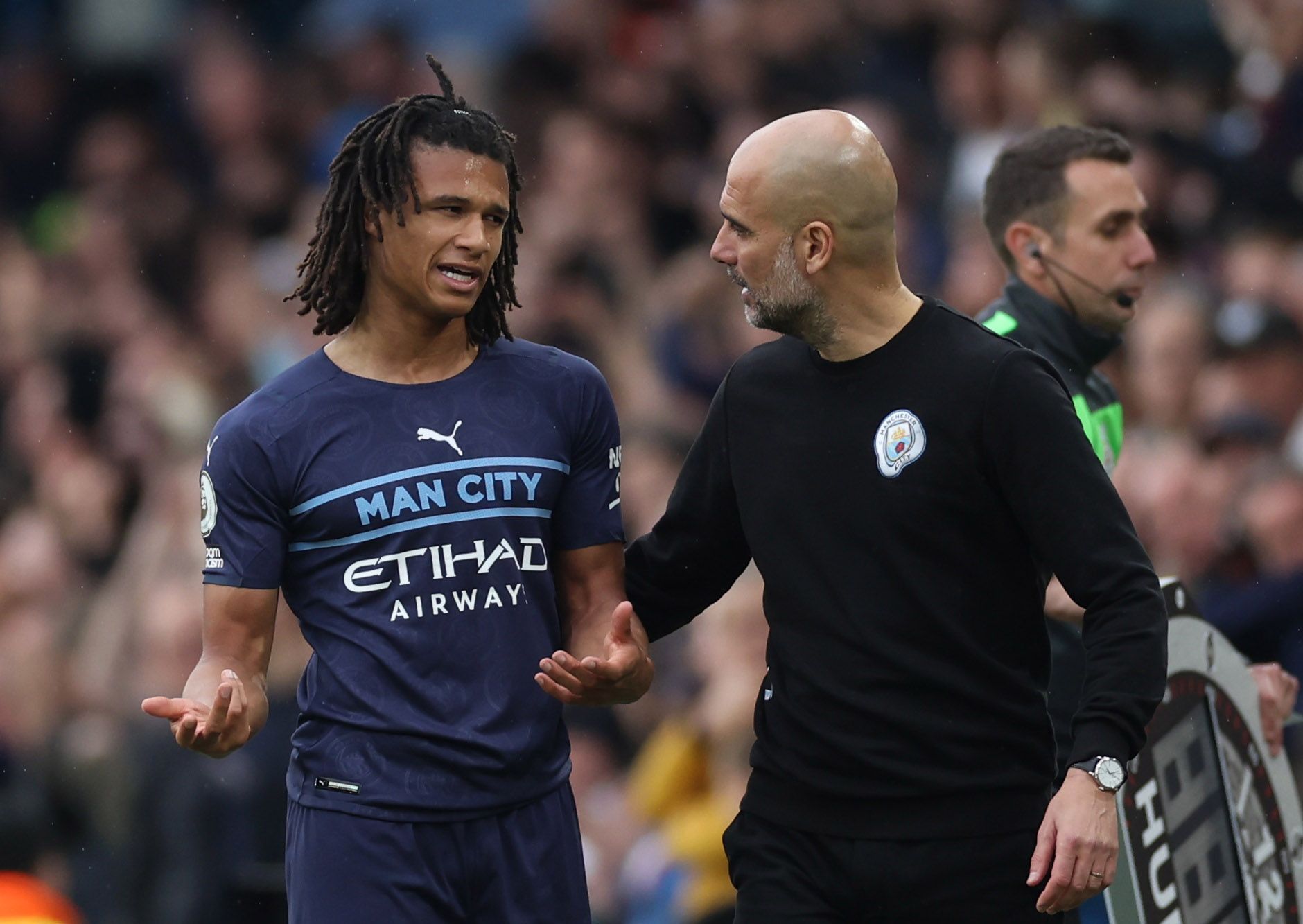 Nathan Ake en el borde de abandonar el Manchester City