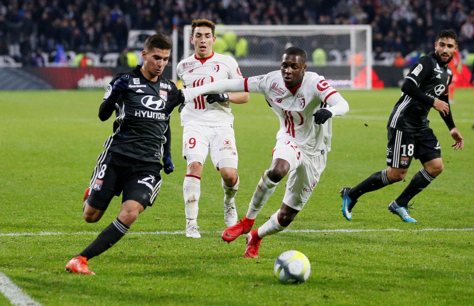 2017-11-29T195255Z_28024229_RC1FEE6862C0_RTRMADP_3_SOCCER-FRANCE-LYO-LIL
