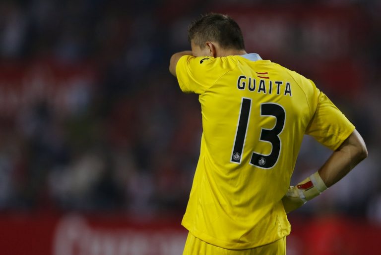Crystal Palace: Fans share love for Vicente Guaita after terrific save