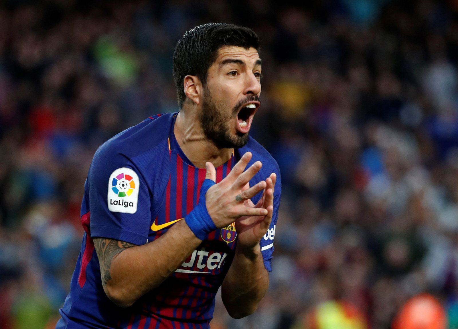 spurs-urged-sign-luis-suarez