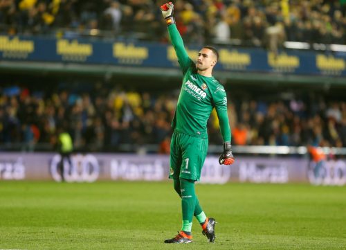 Manuel Pellegrini should raid former club for this £6.75m-rated shot stopper to replace Joe Hart