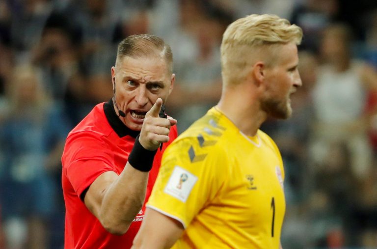 Chelsea fans want Kasper Schmeichel to replace Thibaut Courtois if he leaves