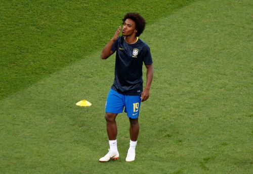 Chelsea: Willian to reject mega-money move in order to stay in London