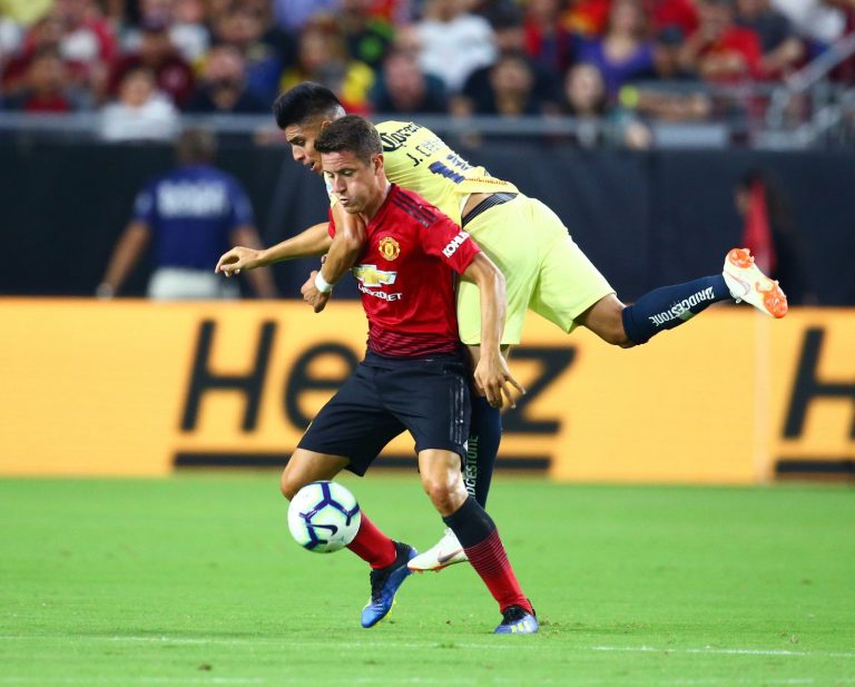 Manchester United should move Herrera on, not offer him a new contract