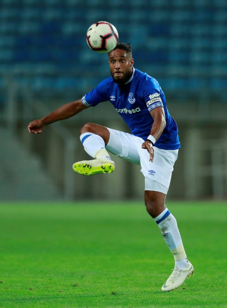 Bristol City: Robins on the verge of completing deal for Ashley Williams
