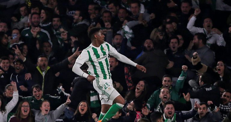 Junior Firpo would make a brilliant addition at Manchester City