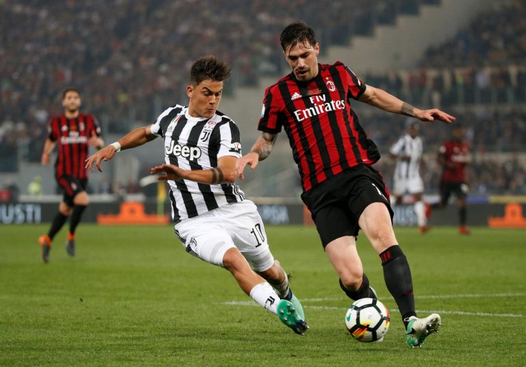 Manchester United should sort their defence out and sign this £40m-rated star in January