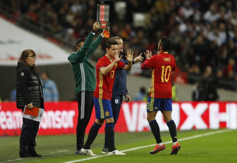 Manchester United should use Herrera as a makeweight for Thiago