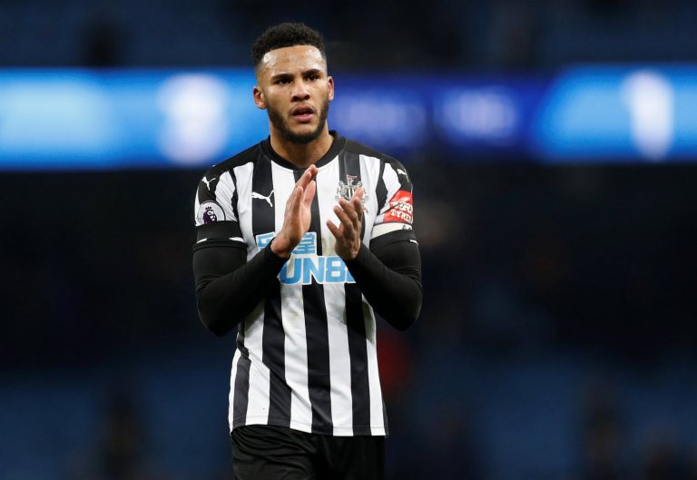 Newcastle fans on Twitter starting to slate Lascelles