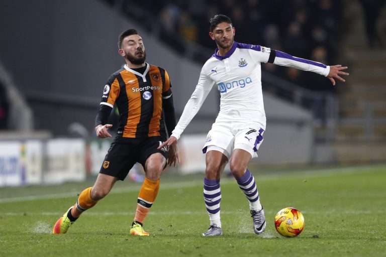 Genoa consider move for Achraf Lazaar