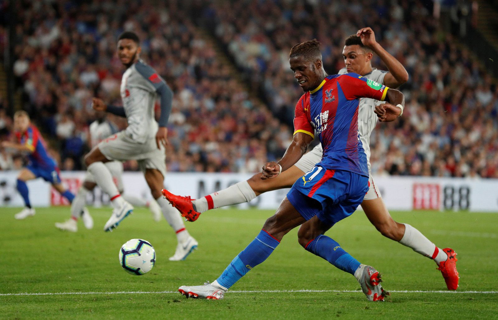 Profit Players: Wilfried Zaha - Features