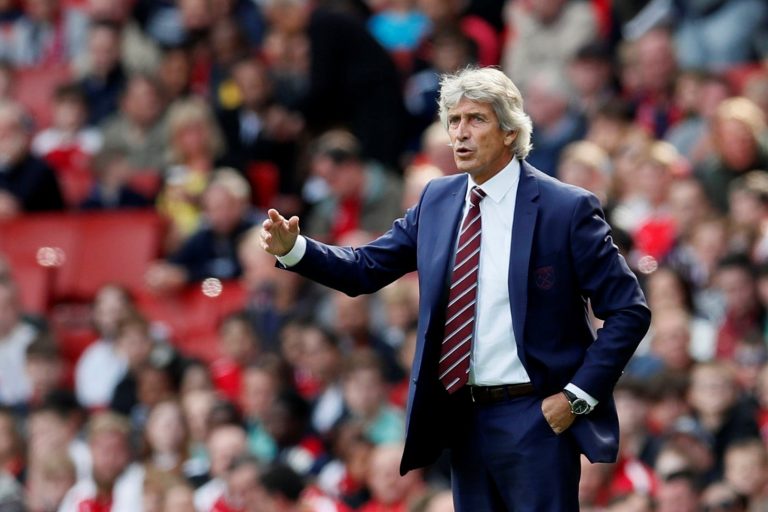 West Ham fans on Twitter were fuming when Pellegrini subbed Anderson