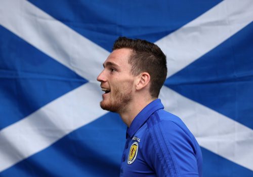 Celtic: Fans make plea to Andrew Robertson after he responds to club’s tweet