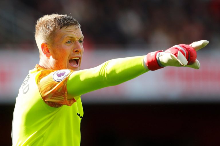 Everton fans on Twitter praise Jordan Pickford for game-changing penalty save