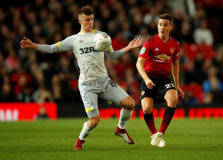 2018-09-25T192624Z_1873273247_RC15CFF24010_RTRMADP_3_SOCCER-ENGLAND-MUN-DRB