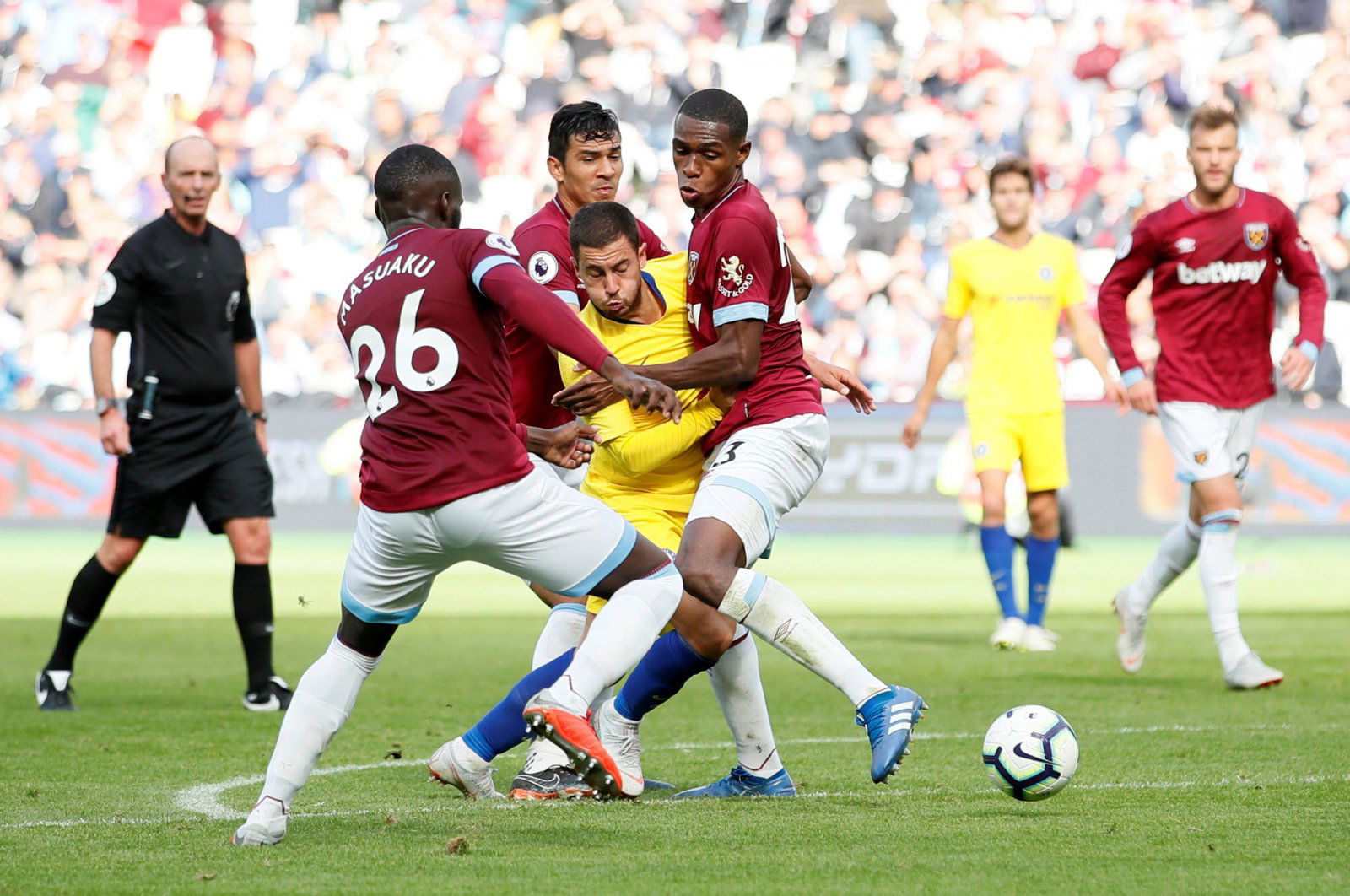 West Ham fans on Twitter talk left-backs ahead of Spurs clash - Premier League