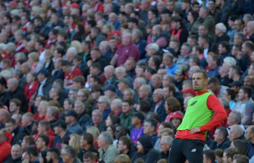 Liverpool fans on Twitter left questioning the need for Jordan Henderson