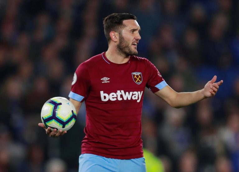 West Ham fans on Twitter fume at useless Lucas Perez