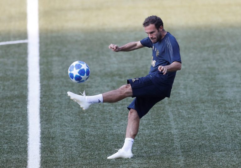 Manchester United: The knock-on effects of Juan Mata signing a new contract