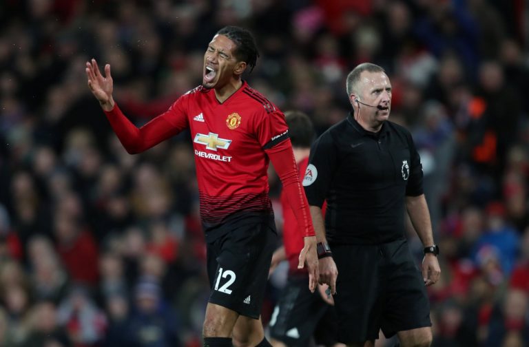 Everton simply must opt against summer move for Man United’s Chris Smalling