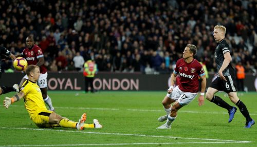 West Ham: Selling Javier Hernandez must be a priority for Manuel Pellegrini