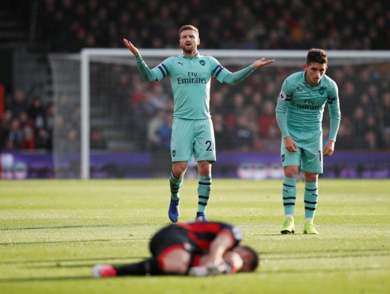 Arsenal: Emery has to listen to Charlie Nicholas and bring in centre-backs