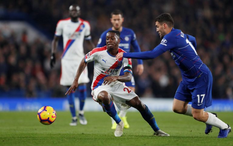 Manchester United: Fans split on their opinion of defender after statistic emerges