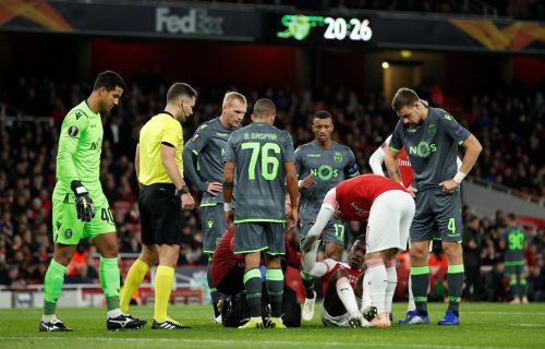 Arsenal fans on Twitter react to Danny Welbeck’s horror injury