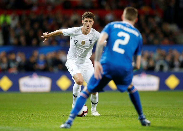 Manchester United: French outlet reveals Benjamin Pavard interest