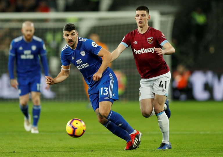 Opinion: West Ham star should jump while the iron is hot amid United and City links
