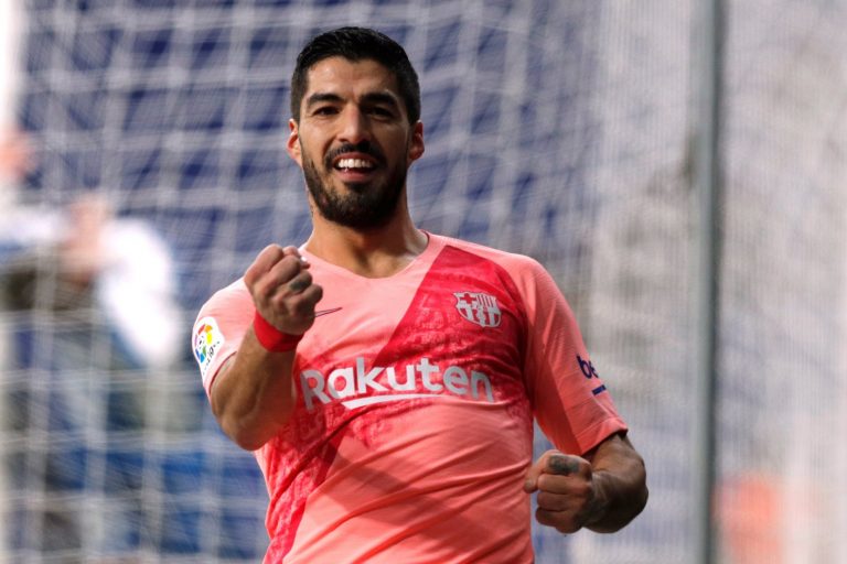 Barcelona: Fans think Suarez should leave