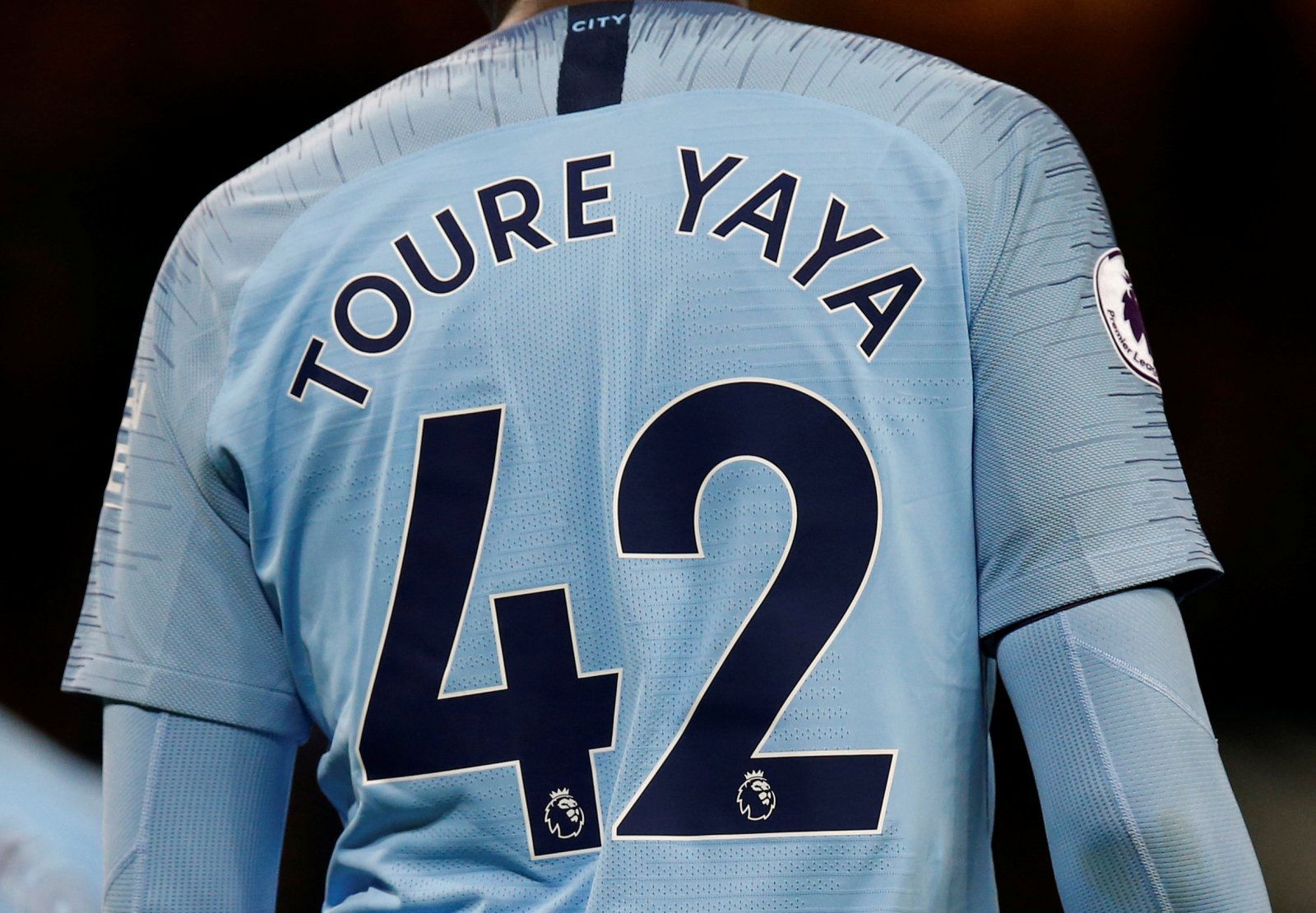 yaya toure man city jersey