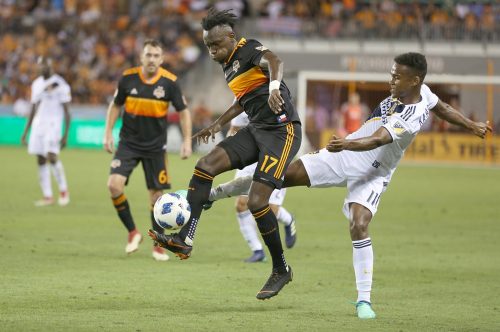 Leeds United: Whites make bid for Alberth Elis