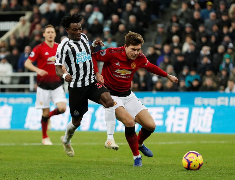 Manchester United: Fans blast Victor Lindelof as transfer news emerges