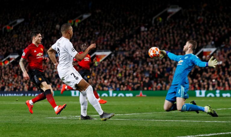David De Gea saves Manchester United from embarrassment