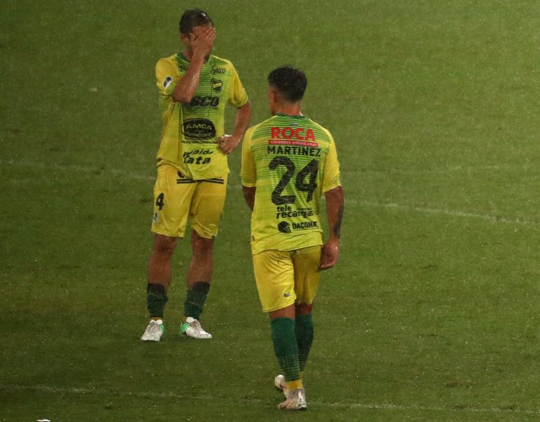 Everton should take a gamble on Lisandro Martinez in the summer transfer window