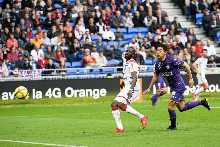 Losing the race: Man Utd must look elsewhere in pursuit of their next midfield lynchpin