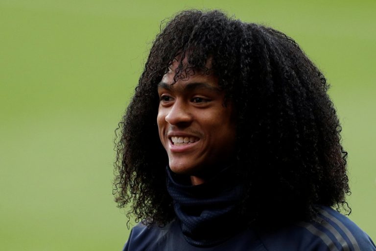 Manchester United: Fans slate Tahith Chong after Rochdale performance