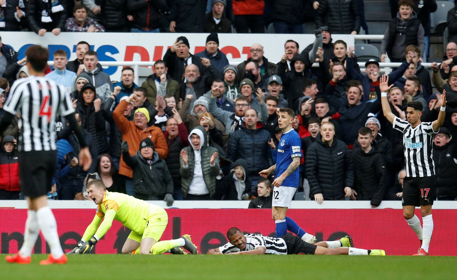 Jordan Pickford and Tom Heaton cause concern for Gareth Southgate