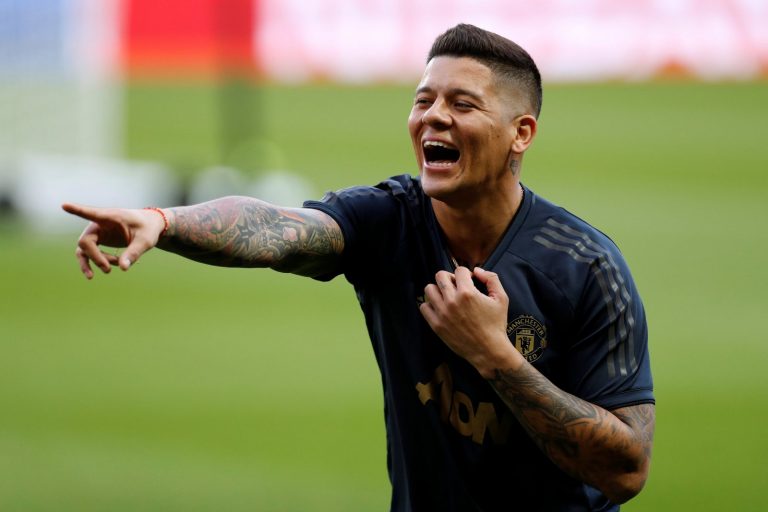 Manchester United: Marcos Rojo left seeting after move to Everton fails