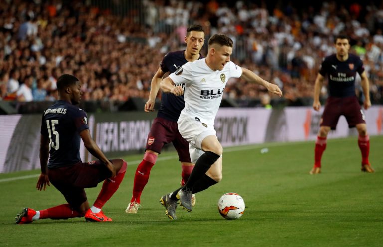 Arsenal: Fans voice their opinions on Ainsley Maitland-Niles’ best position amid deal for Cedric Soares