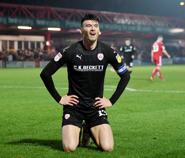 Barnsley: Stendel must resist temptation to sell Kieffer Moore in the summer