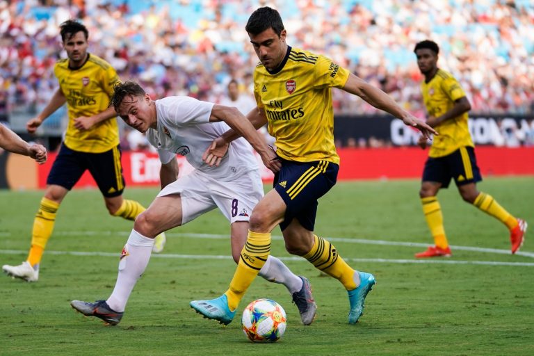 Arsenal: Fans cannot believe Sokratis after defender’s red card