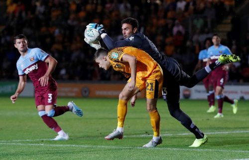 West Ham United: Manuel Pellegrini and Mario Husillos split in their opinion on Roberto