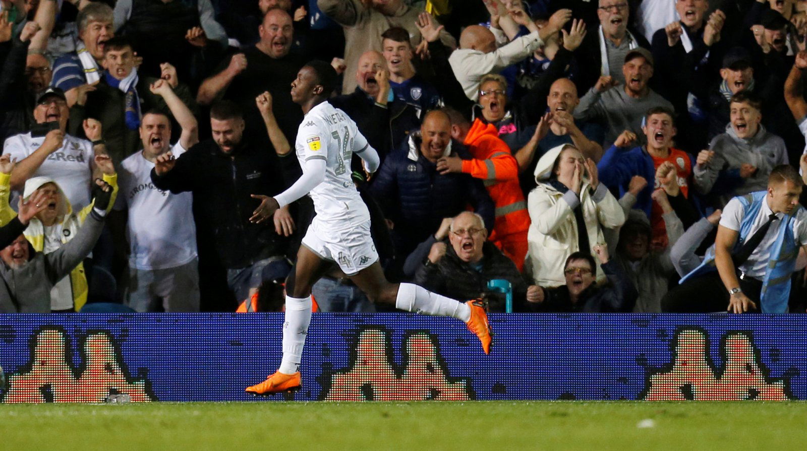 Leeds: Supporters on Twitter laud sublime Eddie Nketiah - Leeds United