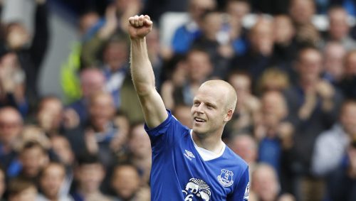 Everton: These fans couldn’t help but focus on Steven Naismith in video for Samuel Eto’o