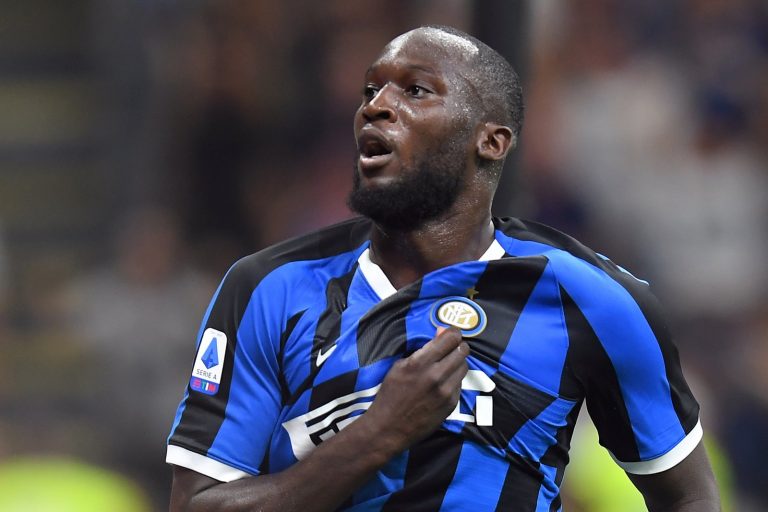 Manchester United: Fans shocked by treatment of Romelu Lukaku and Chris Smalling