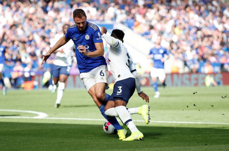 Leicester City: Fans love Jonny Evans thumping challenge on Harry Kane
