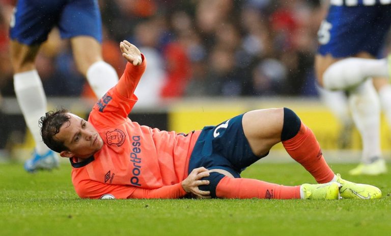 Everton: Fans react to Bernard’s severe injury