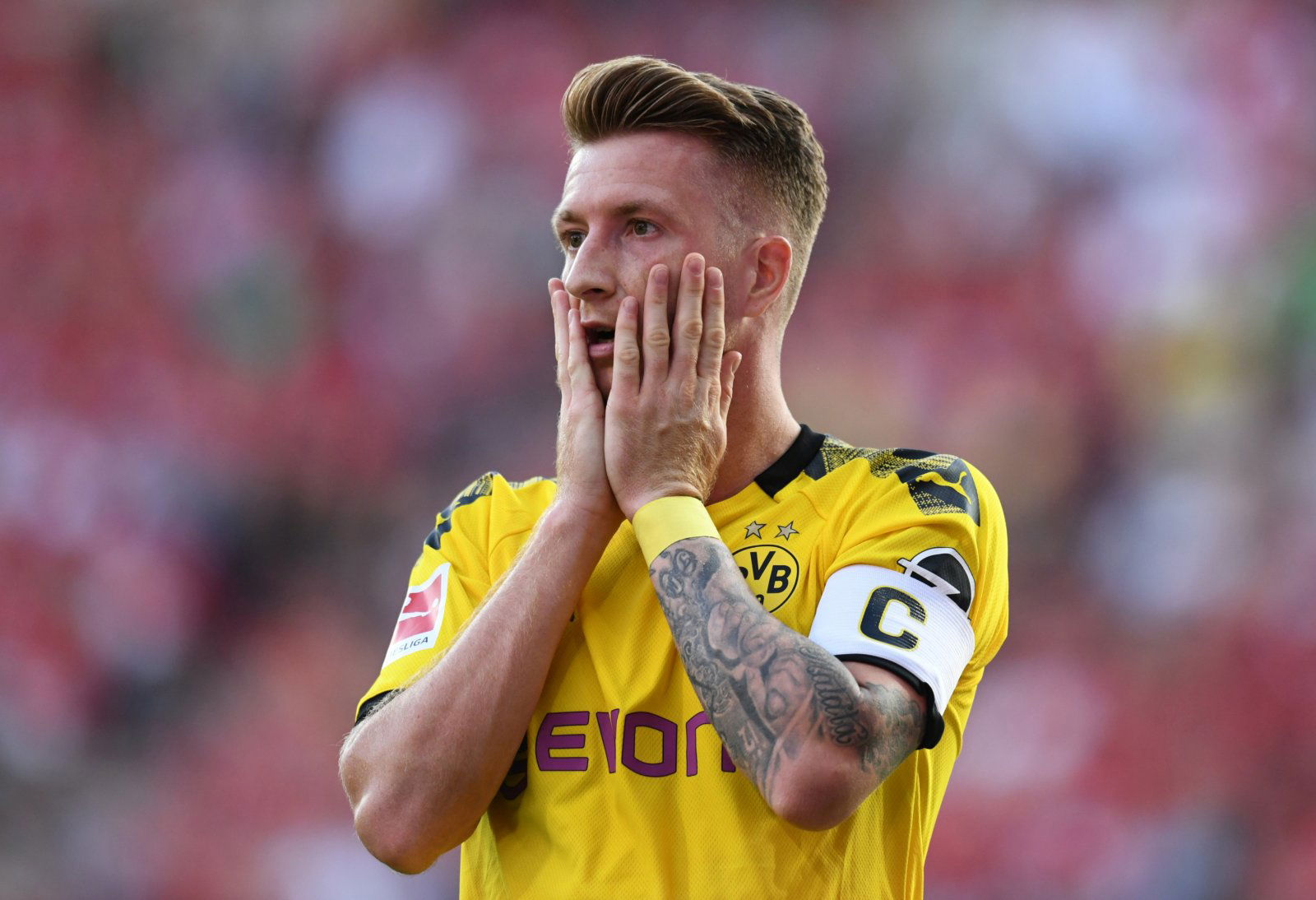 Borussia Dortmund's Marco Reus reacts v 1. FC Union Berlin